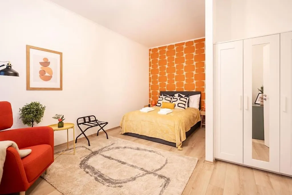 Apartamento Warm Elegance Retreat : 75 M2 Comfort Near New York Cafe Budapeste