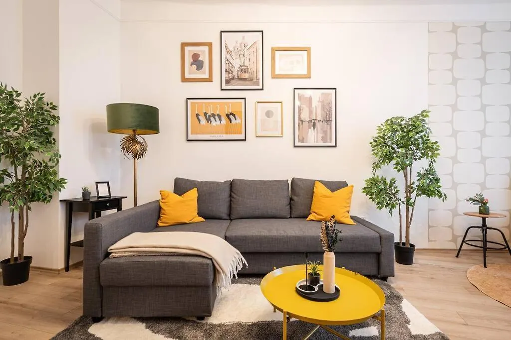 Warm Elegance Retreat : 75 M2 Comfort Near New York Cafe Budapeste