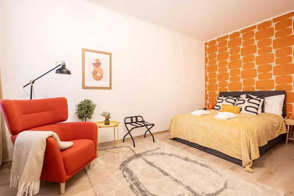 Warm Elegance Retreat : 75 M2 Comfort Near New York Cafe Budapeste 0*,  Hungria