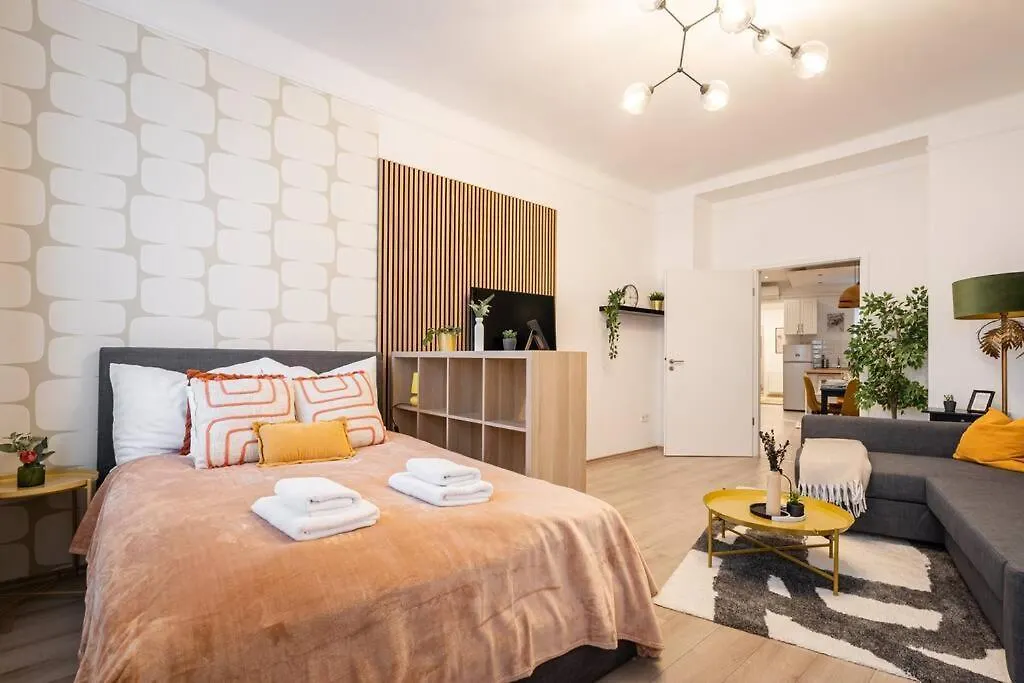 Warm Elegance Retreat : 75 M2 Comfort Near New York Cafe Budapeste Apartamento