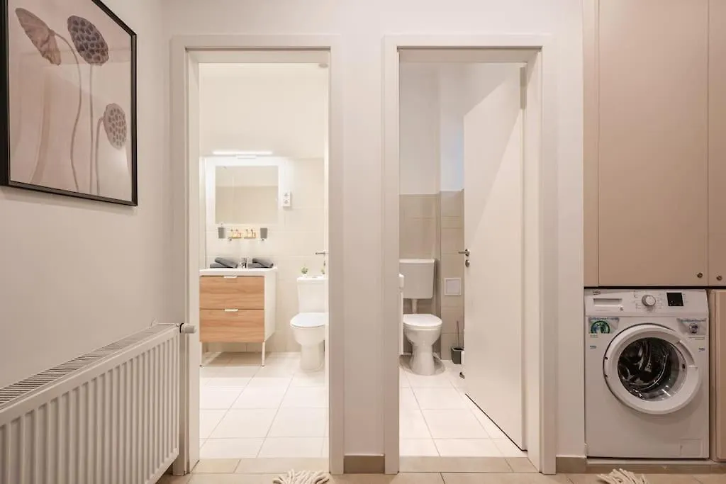Warm Elegance Retreat : 75 M2 Comfort Near New York Cafe Budapeste