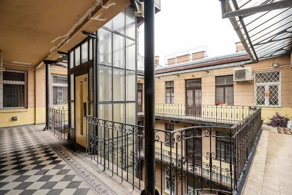 Warm Elegance Retreat : 75 M2 Comfort Near New York Cafe Budapeste 0*,